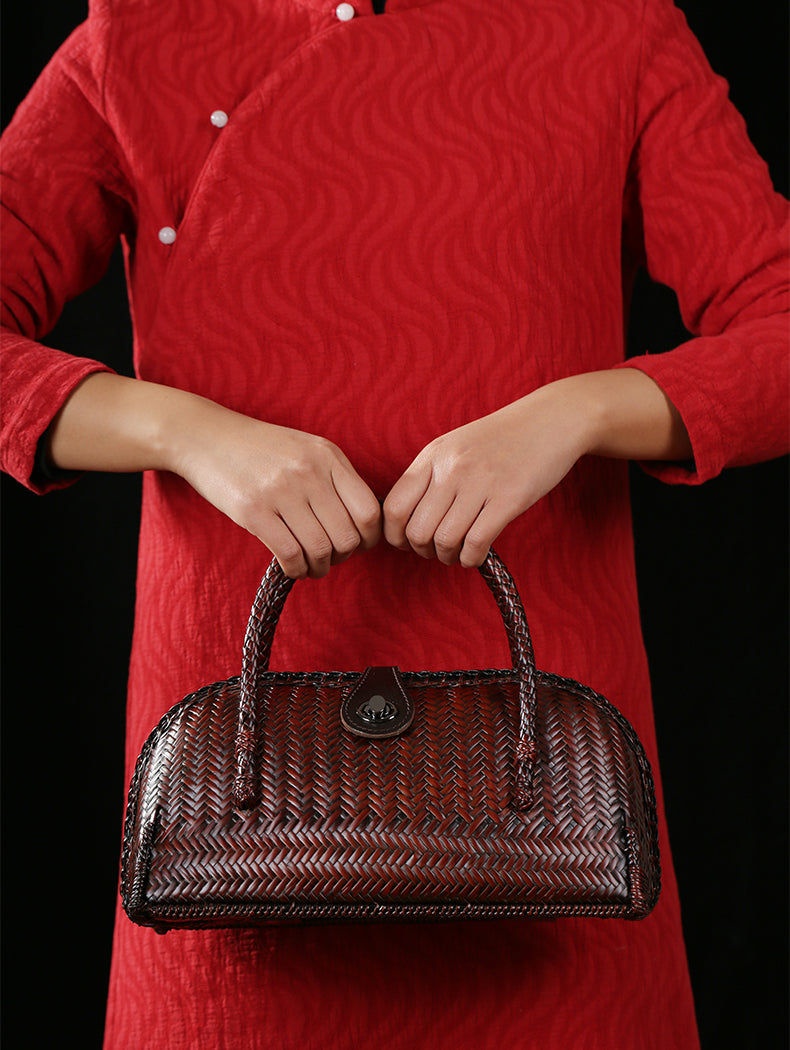 Handmade bamboo woven women's handbags, shoulder bags, shell bags, basket crafts