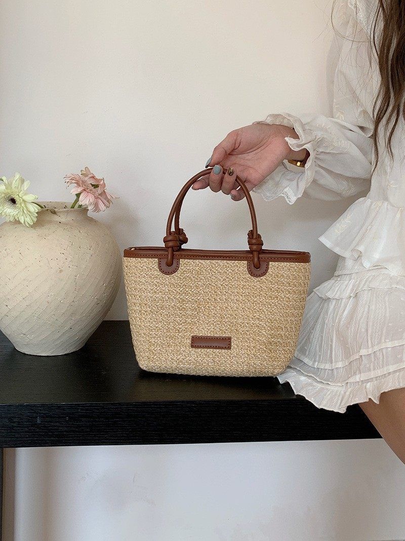 Handmade straw handbags, messenger bags