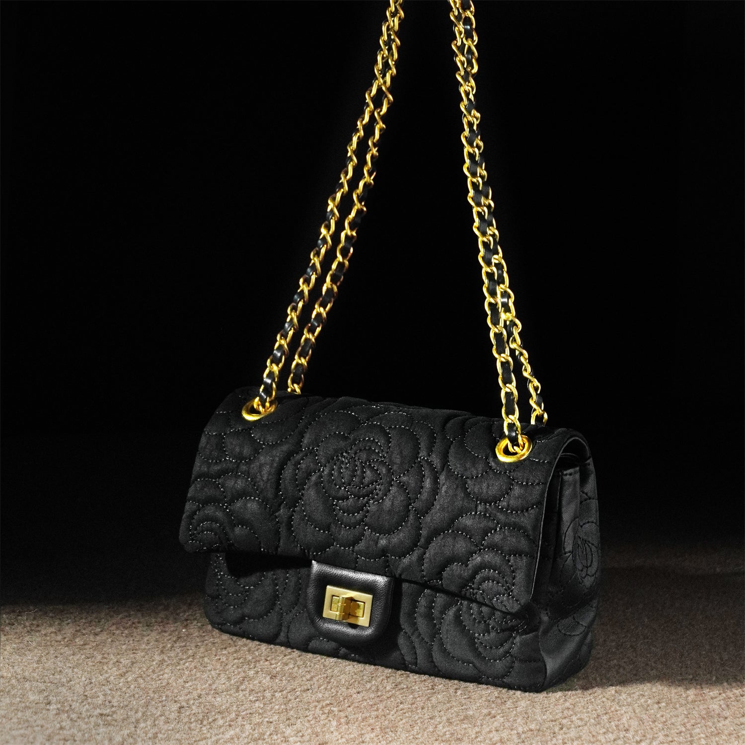 Red cloud yarn sheepskin shoulder bag, camellia commuter underarm bag