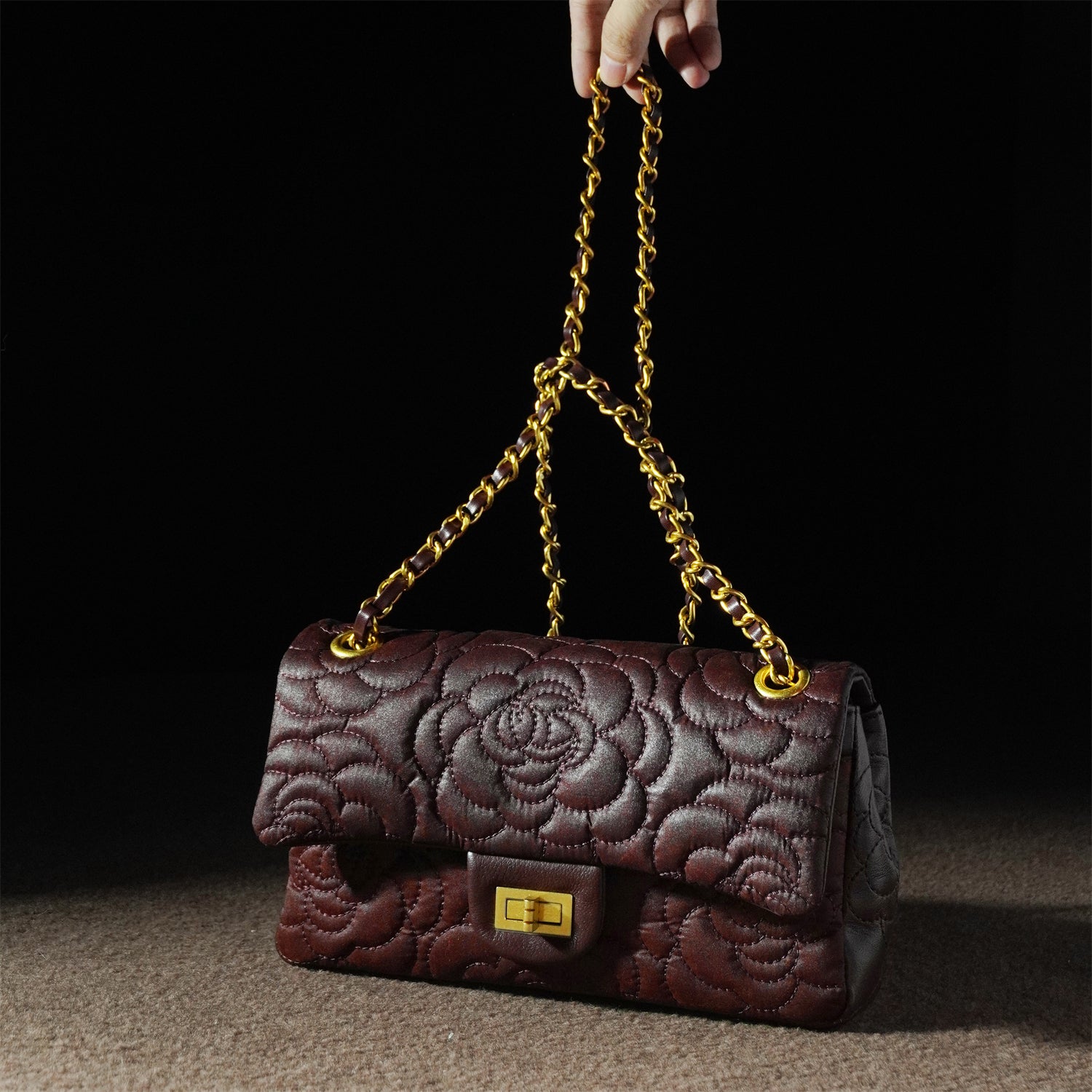 Red cloud yarn sheepskin shoulder bag, camellia commuter underarm bag