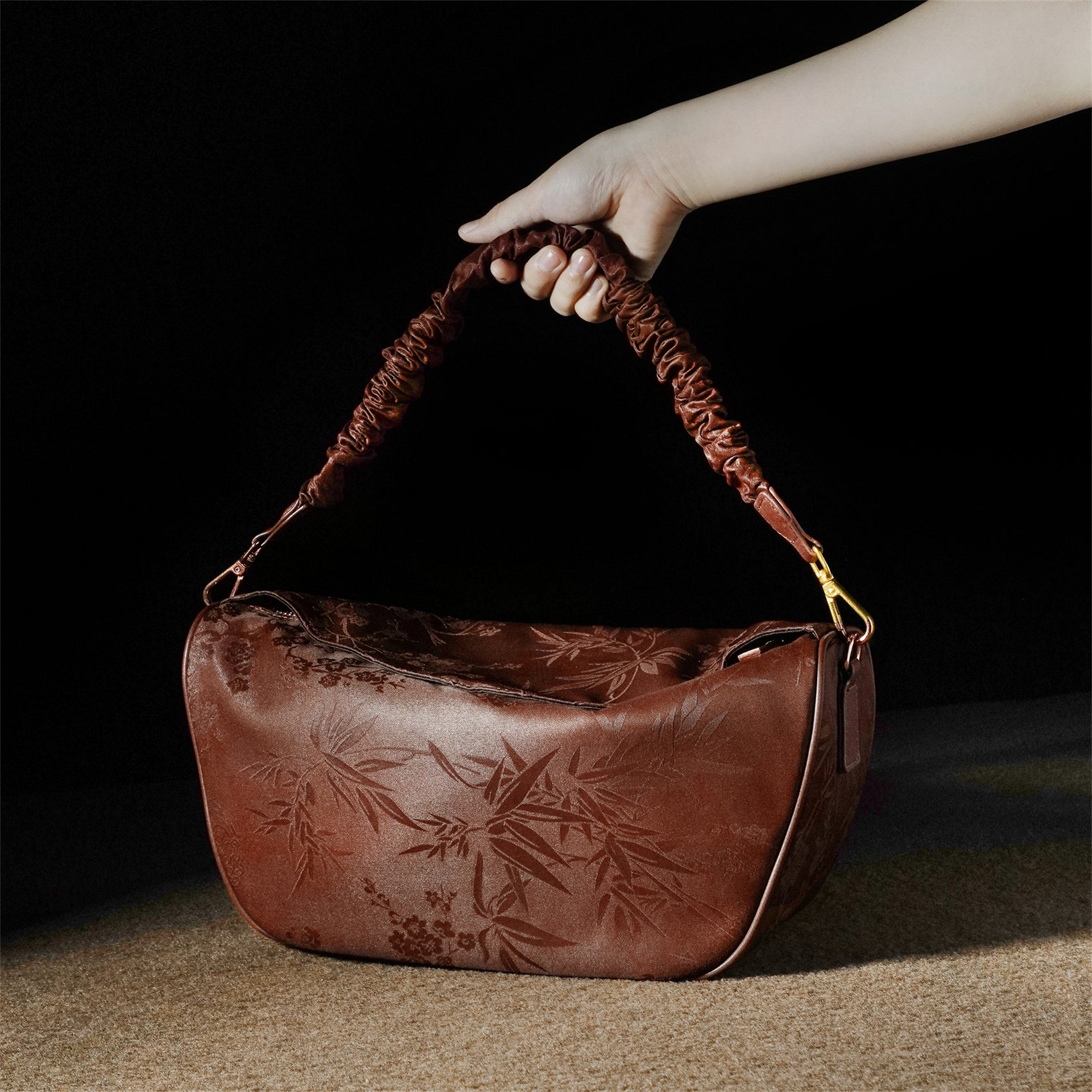 Xiangyunsha commuter bags, soft handbags