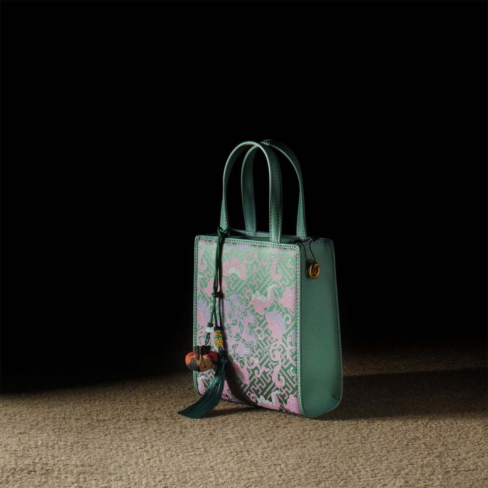 Red cloud yarn embroidered handbag, lotus crossbody bag