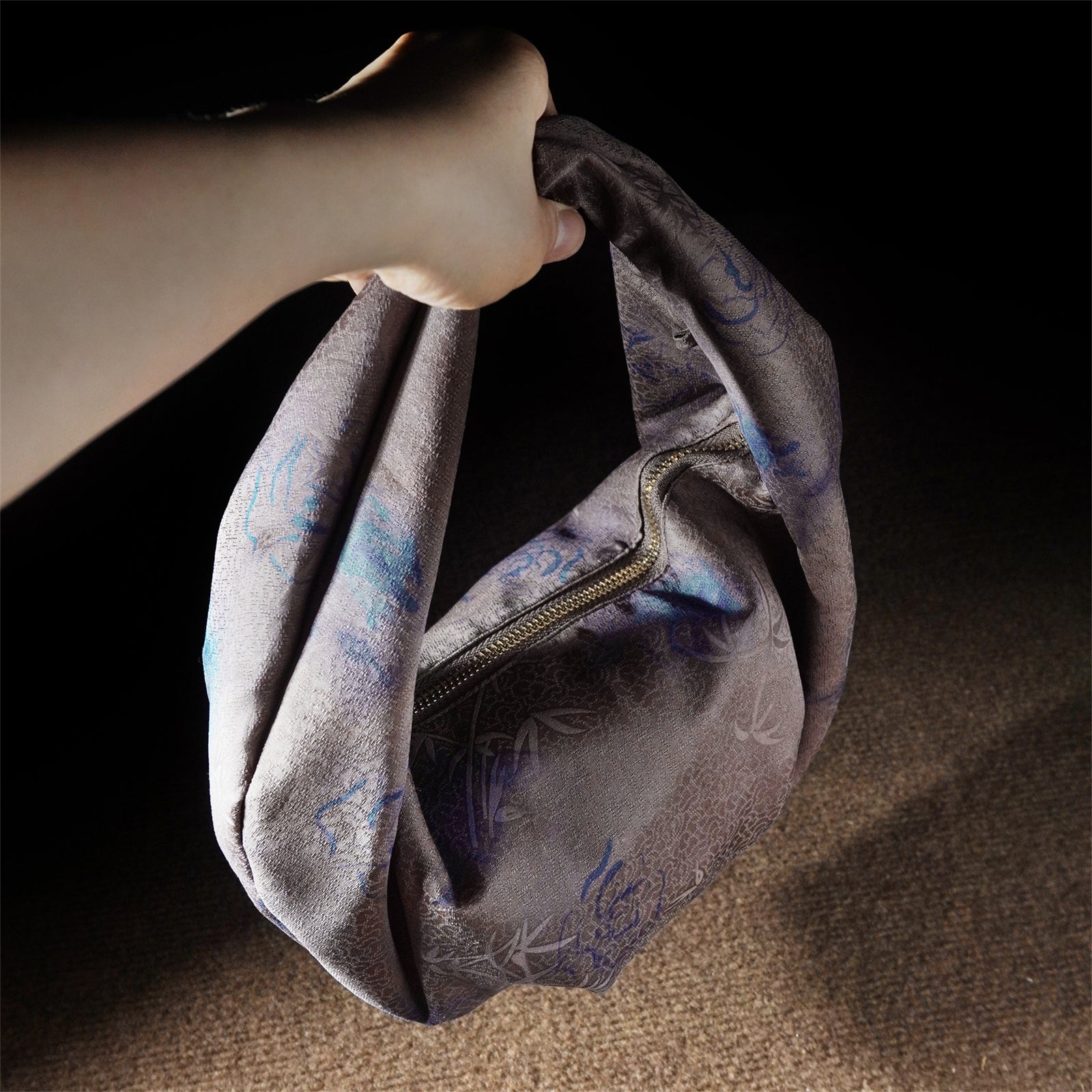 Xiangyunsha cloud bag, niche design handbag crossbody bag