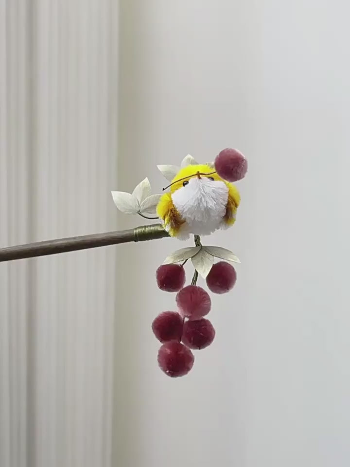 Intangible cultural heritage velvet flowers, handmade bird brooches and hairpins