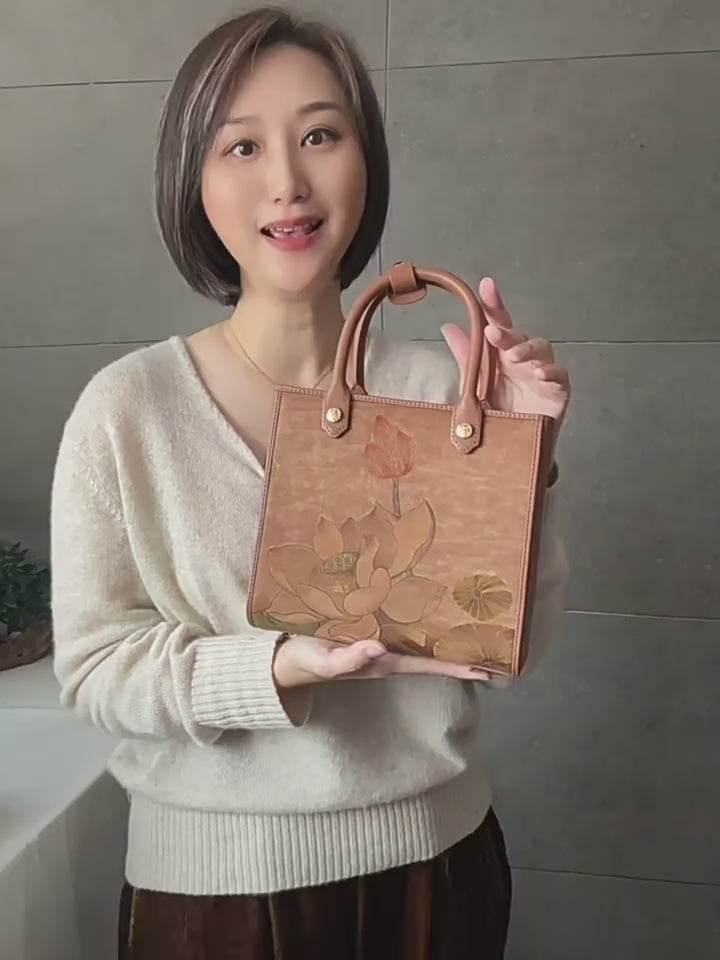 Xiangyunsha cowhide handbag, lotus crossbody commuter bag